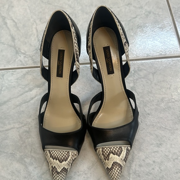Louis Vuitton Heels - Picture 2 of 4